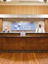 Hotel Holiday Inn Express Savannah Historic District photo 5