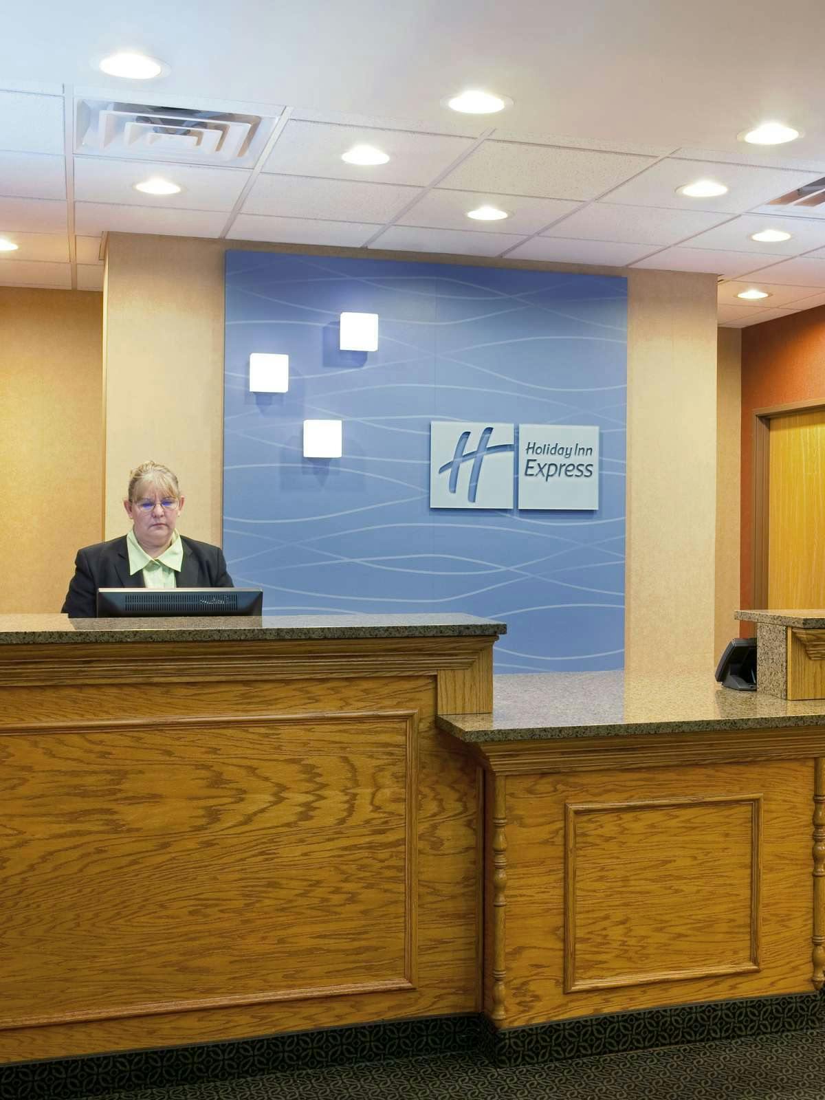 Hotel Holiday Inn Express Rochelle photo 4