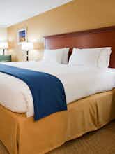 Hotel Holiday Inn Express Sheboygan photo 1