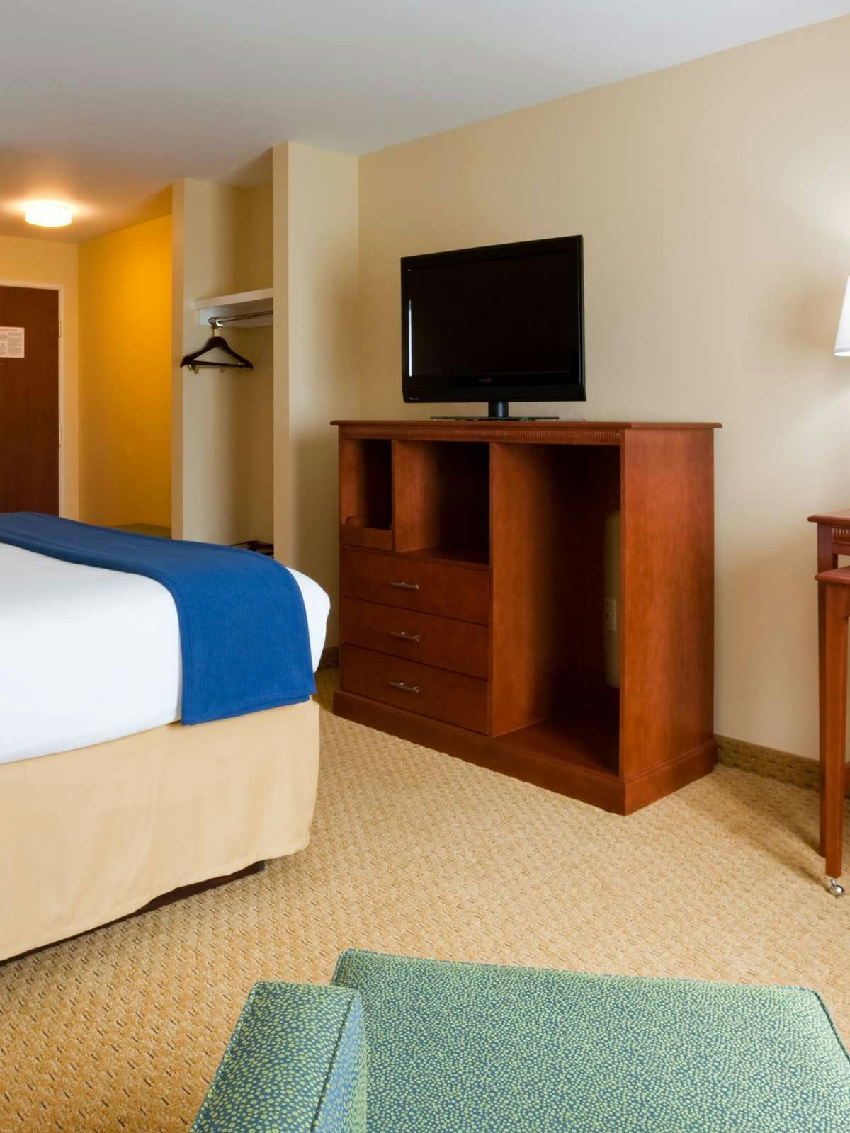 Hotel Holiday Inn Express Sheboygan photo 2