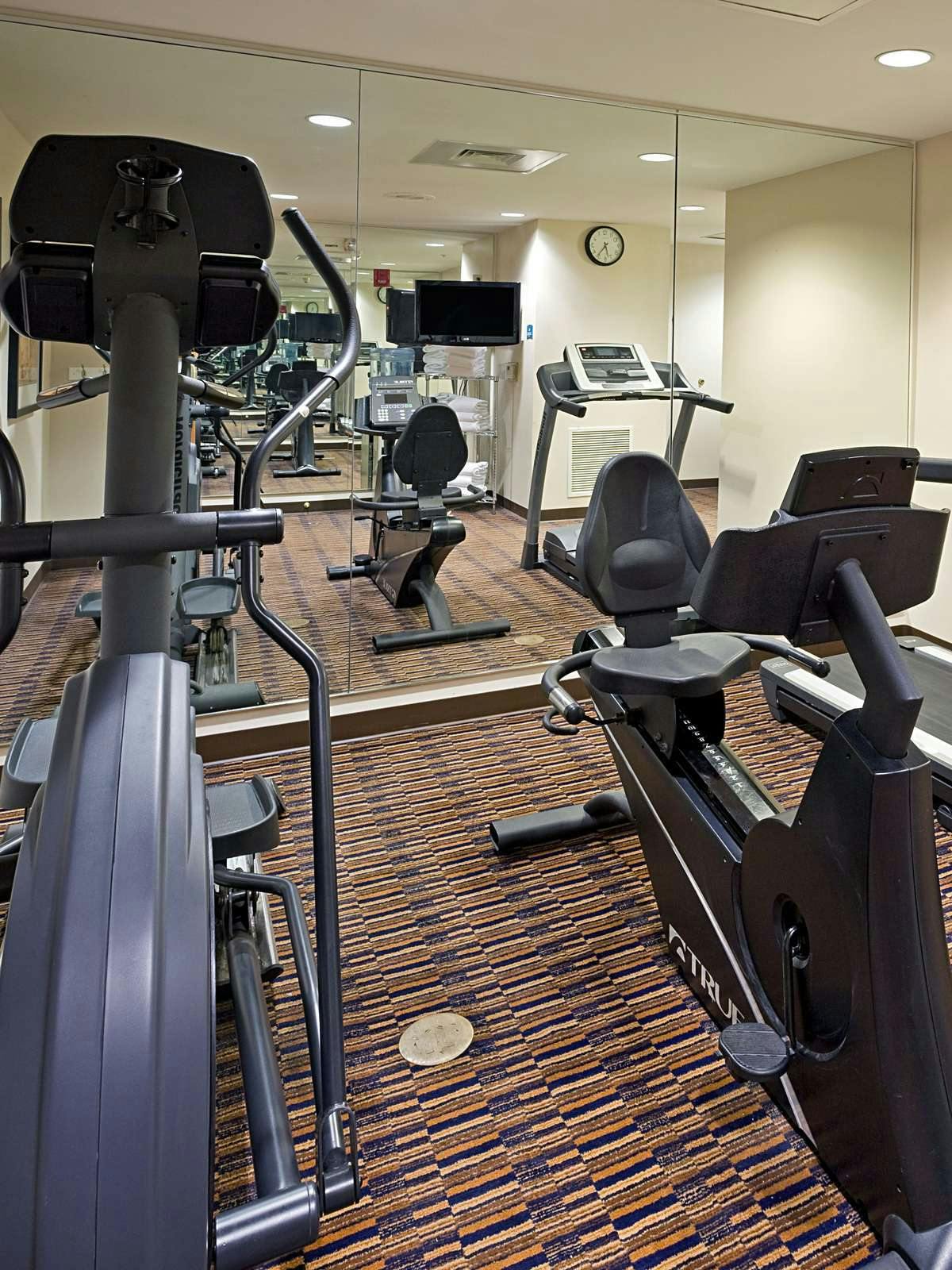 Hotel Staybridge Suites Philadelphia Mt. Laurel photo 3