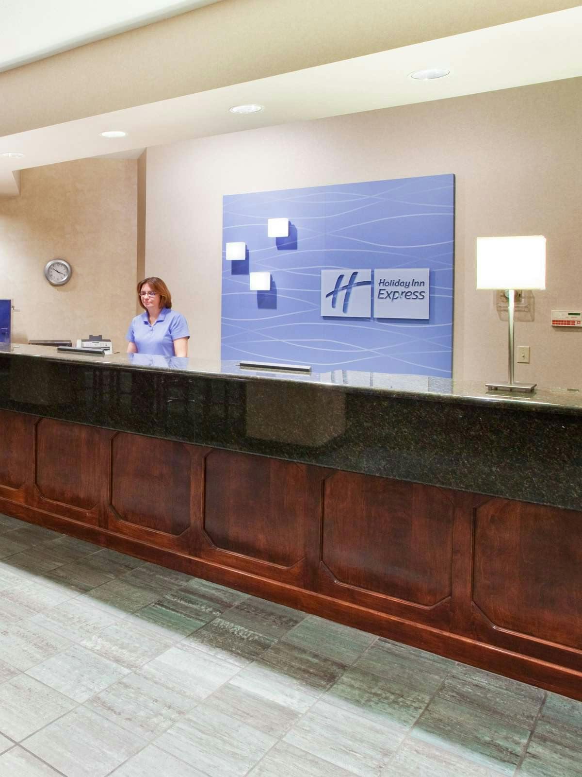 Hotel Holiday Inn Express St. Ignace Lake Front photo 3