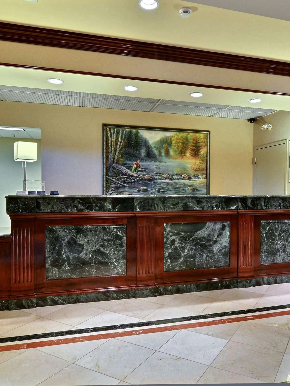 Hotel Holiday Inn Express State College Williamsburg Square photo 5