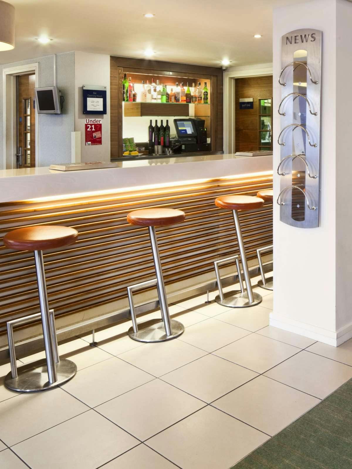 Hotel Holiday Inn Express Stevenage photo 4