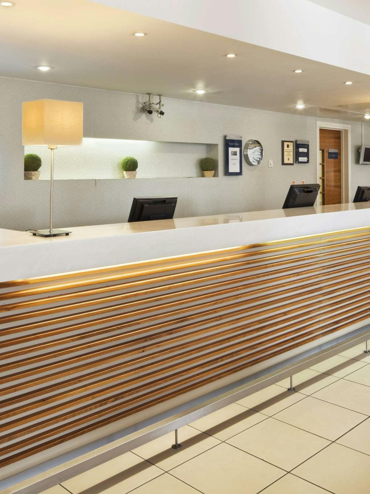 Hotel Holiday Inn Express Stevenage photo 3