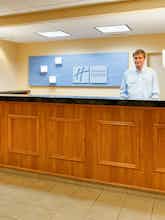 Hotel Holiday Inn Express Southington photo 3