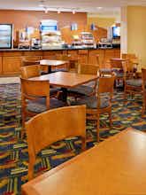 Hotel Holiday Inn Express Southington photo 4