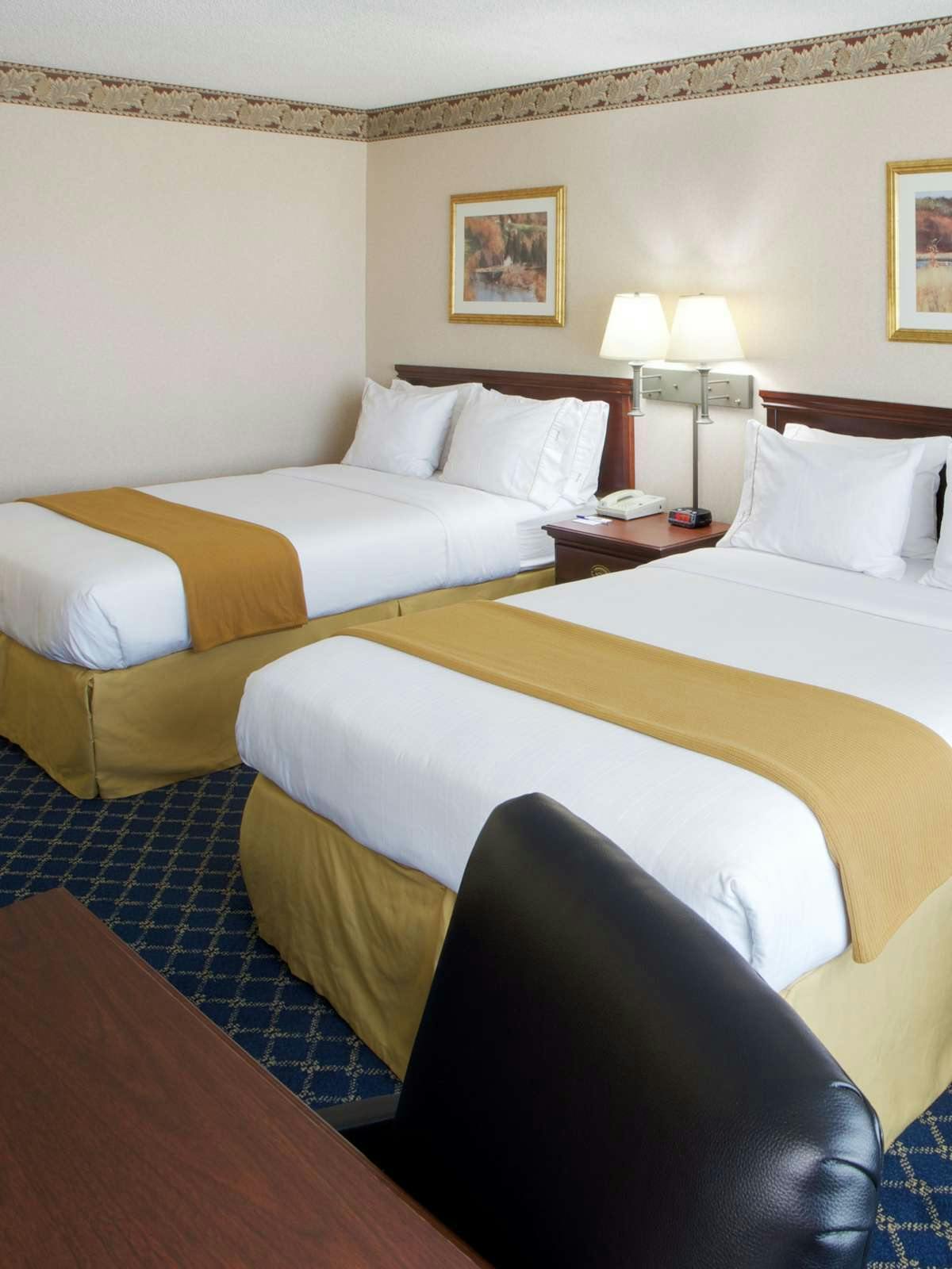 Hotel Holiday Inn Express Springfield photo 1