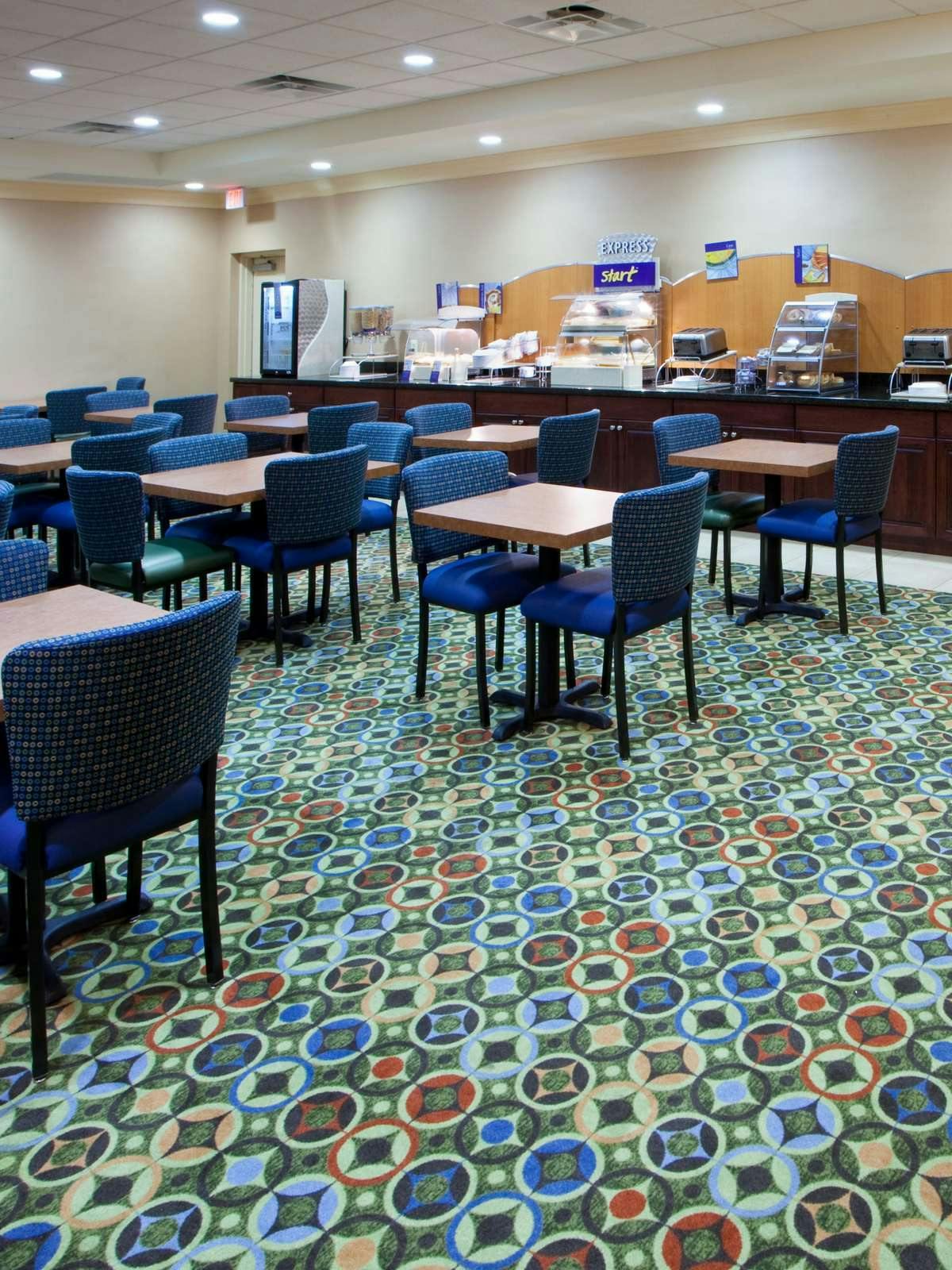 Hotel Holiday Inn Express Springfield photo 4