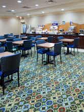 Hotel Holiday Inn Express Springfield photo 4