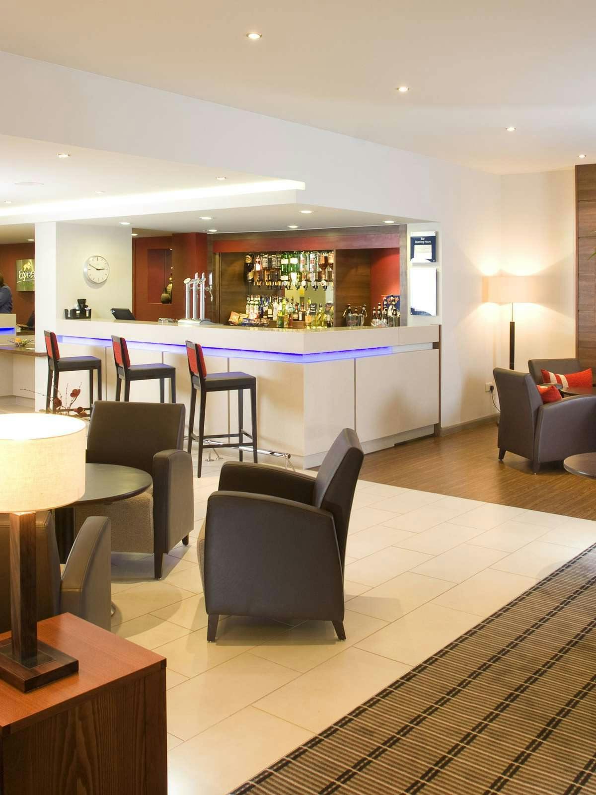 Hotel Holiday Inn Express Taunton M5 photo 4