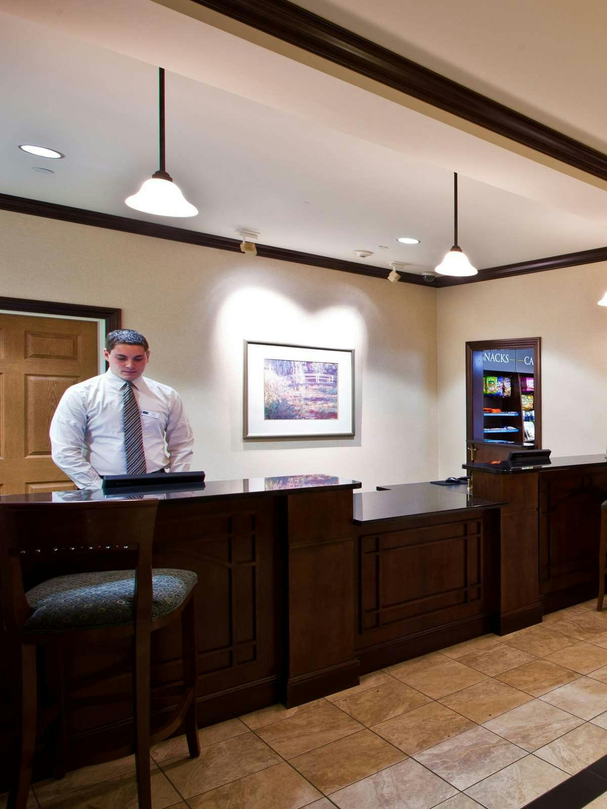 Hotel Staybridge Suites Okemos photo 5