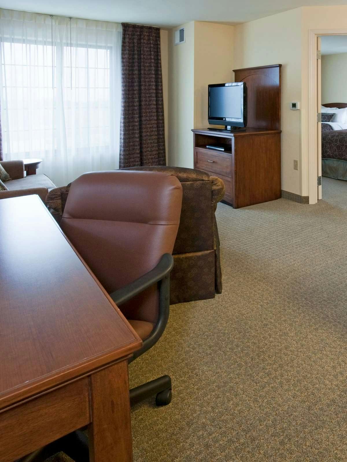 Hotel Staybridge Suites Oconomowoc photo 2