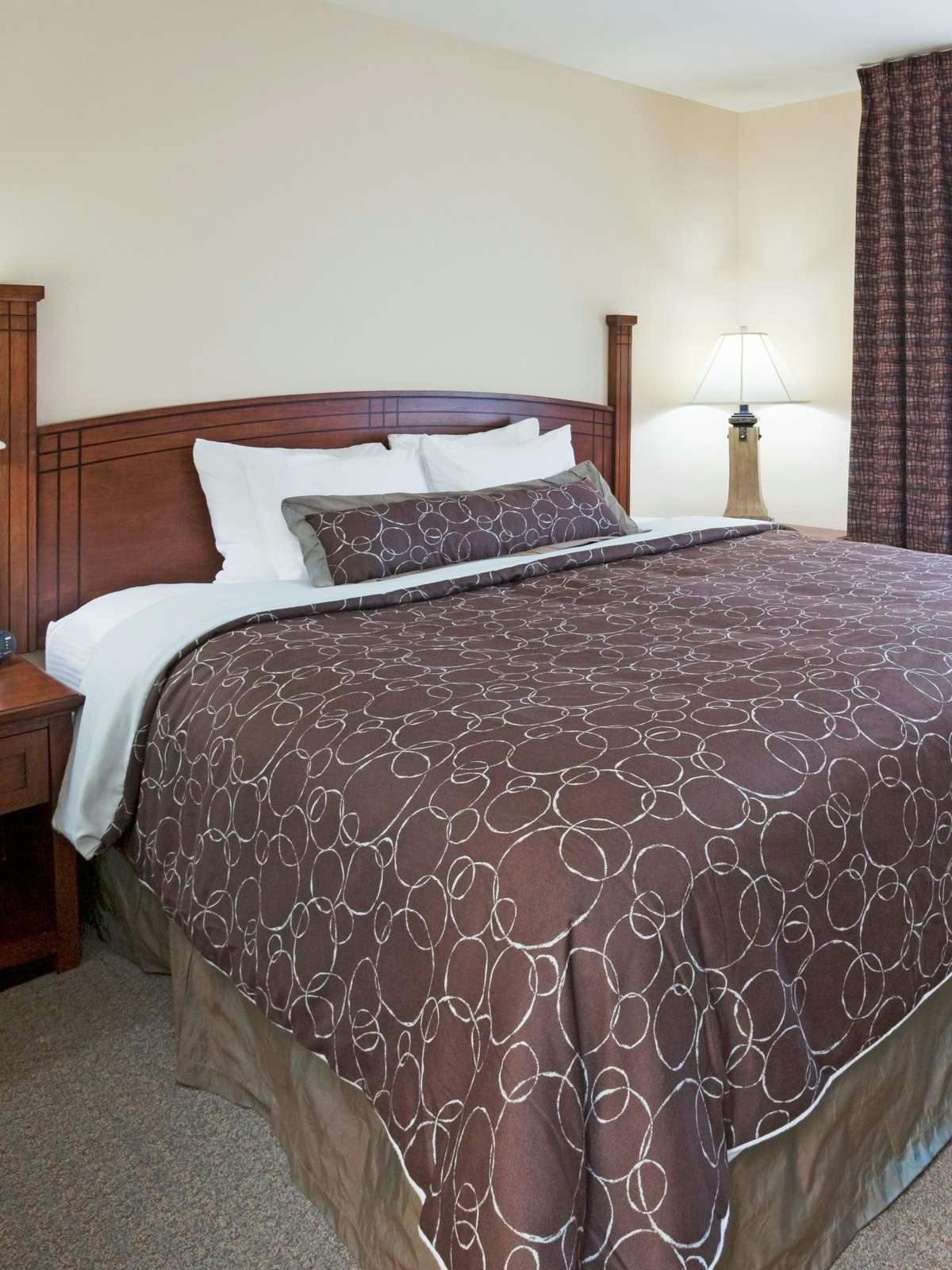 Hotel Staybridge Suites Oconomowoc photo 1