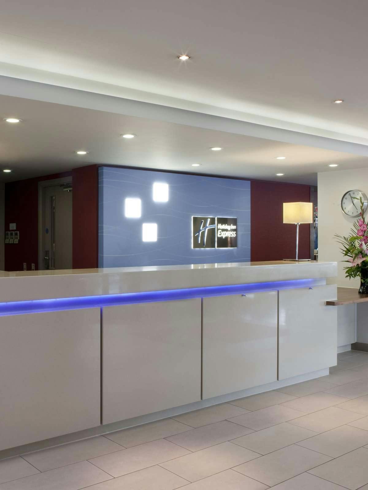 Hotel Holiday Inn Express Swindon - West M4 photo 3