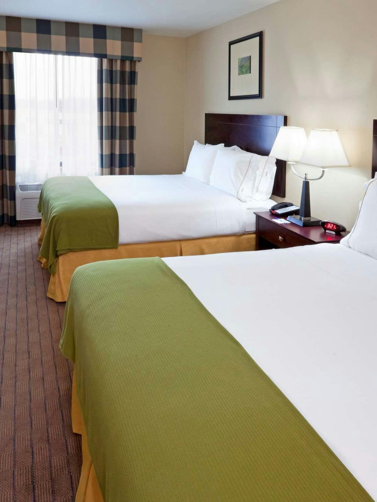 Hotel Holiday Inn Express Syracuse North photo 1