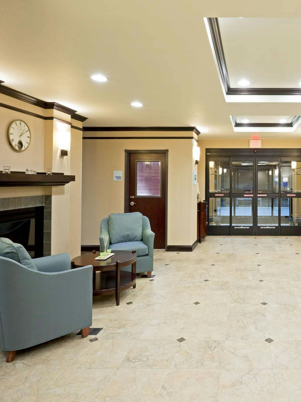 Hotel Holiday Inn Express Syracuse North photo 3