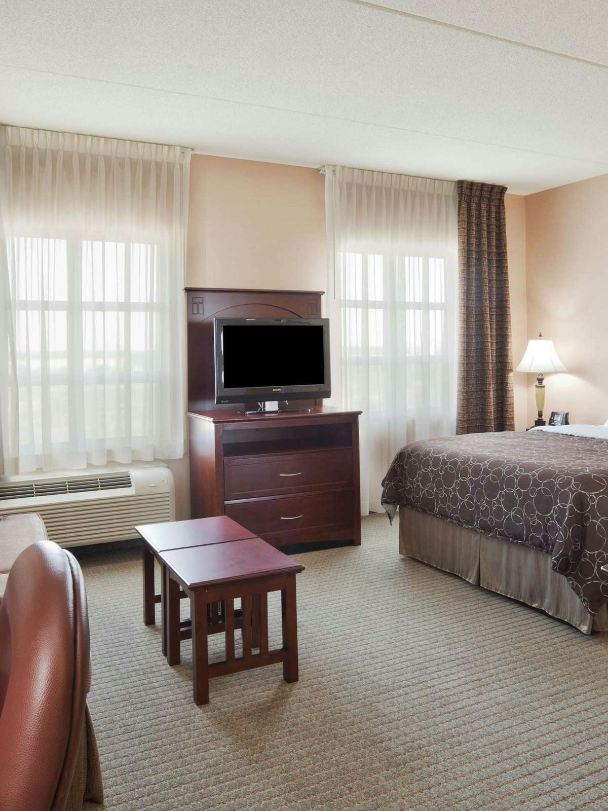 Hotel Staybridge Suites Oakville Burlington photo 2