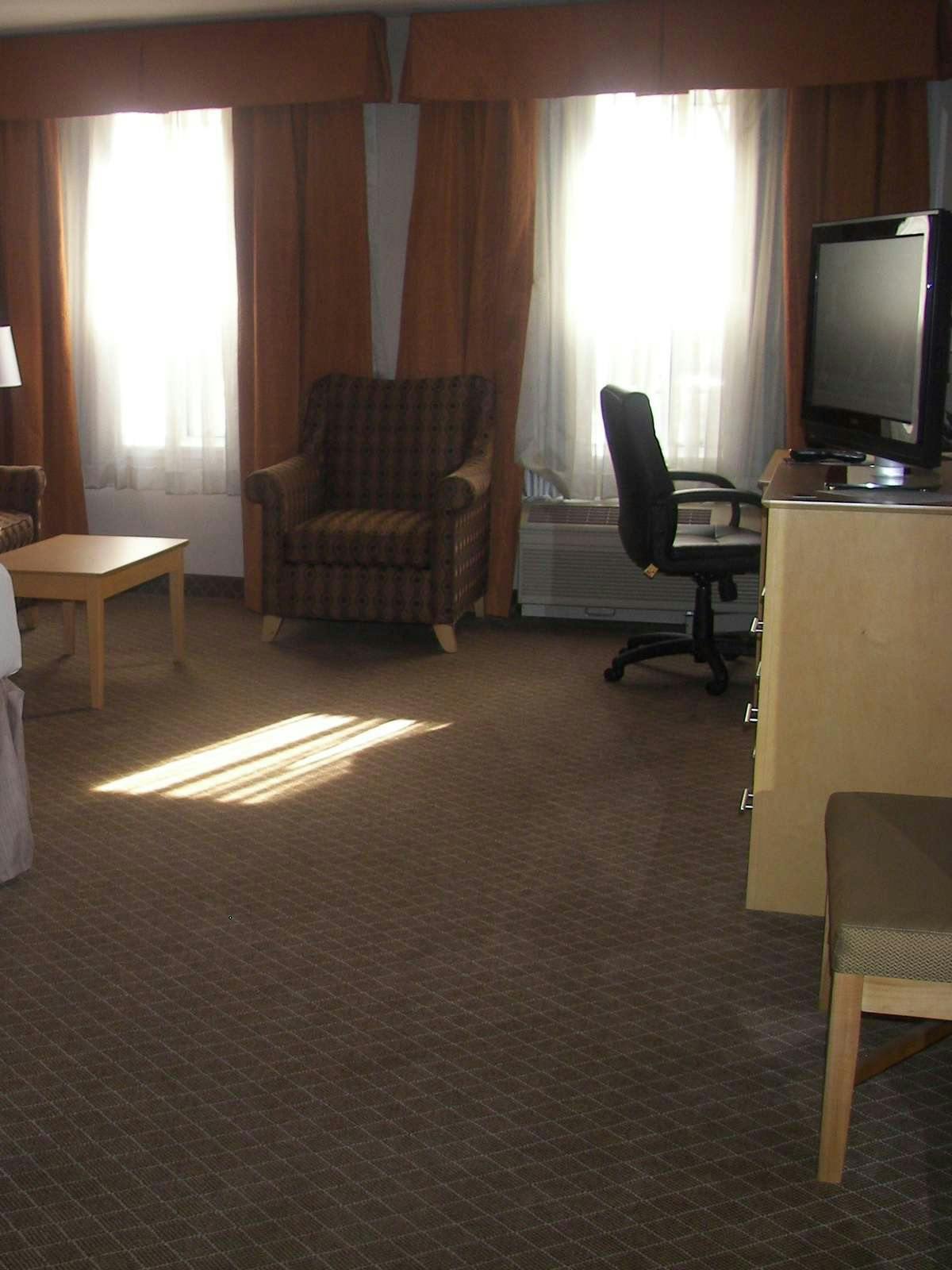 Hotel Holiday Inn Express Stockton Southeast photo 2
