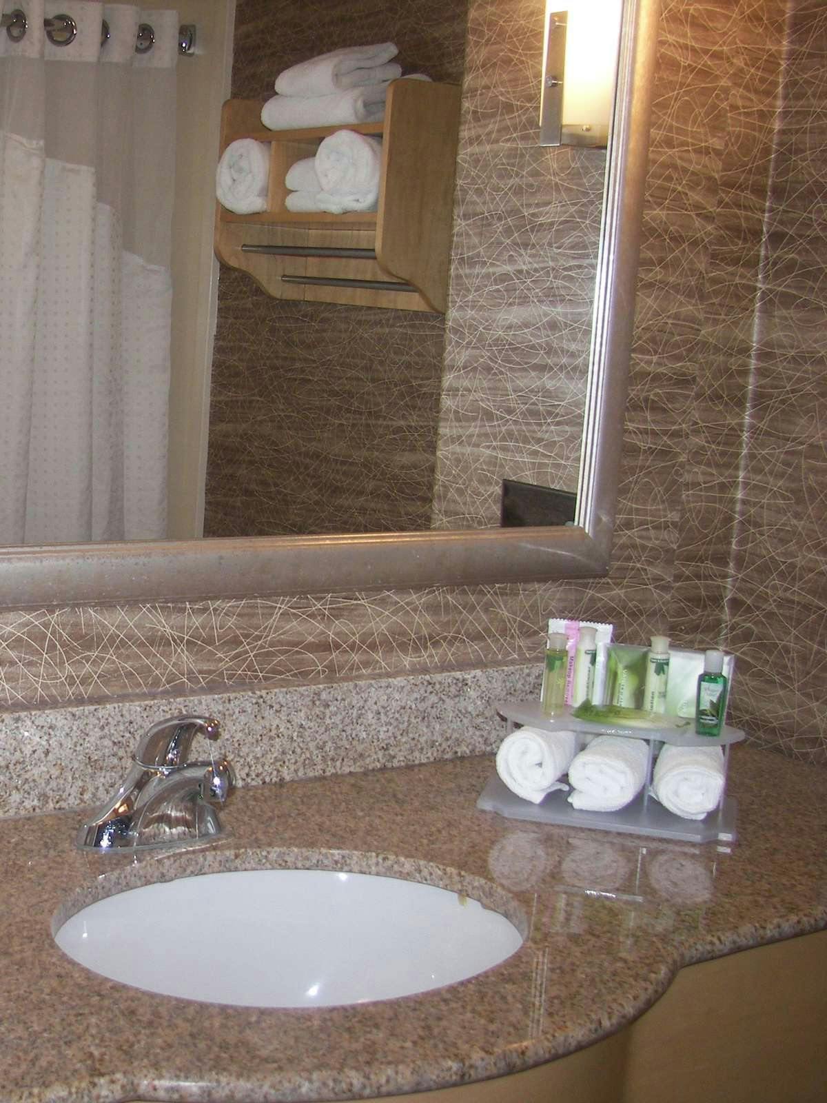 Hotel Holiday Inn Express Stockton Southeast photo 3