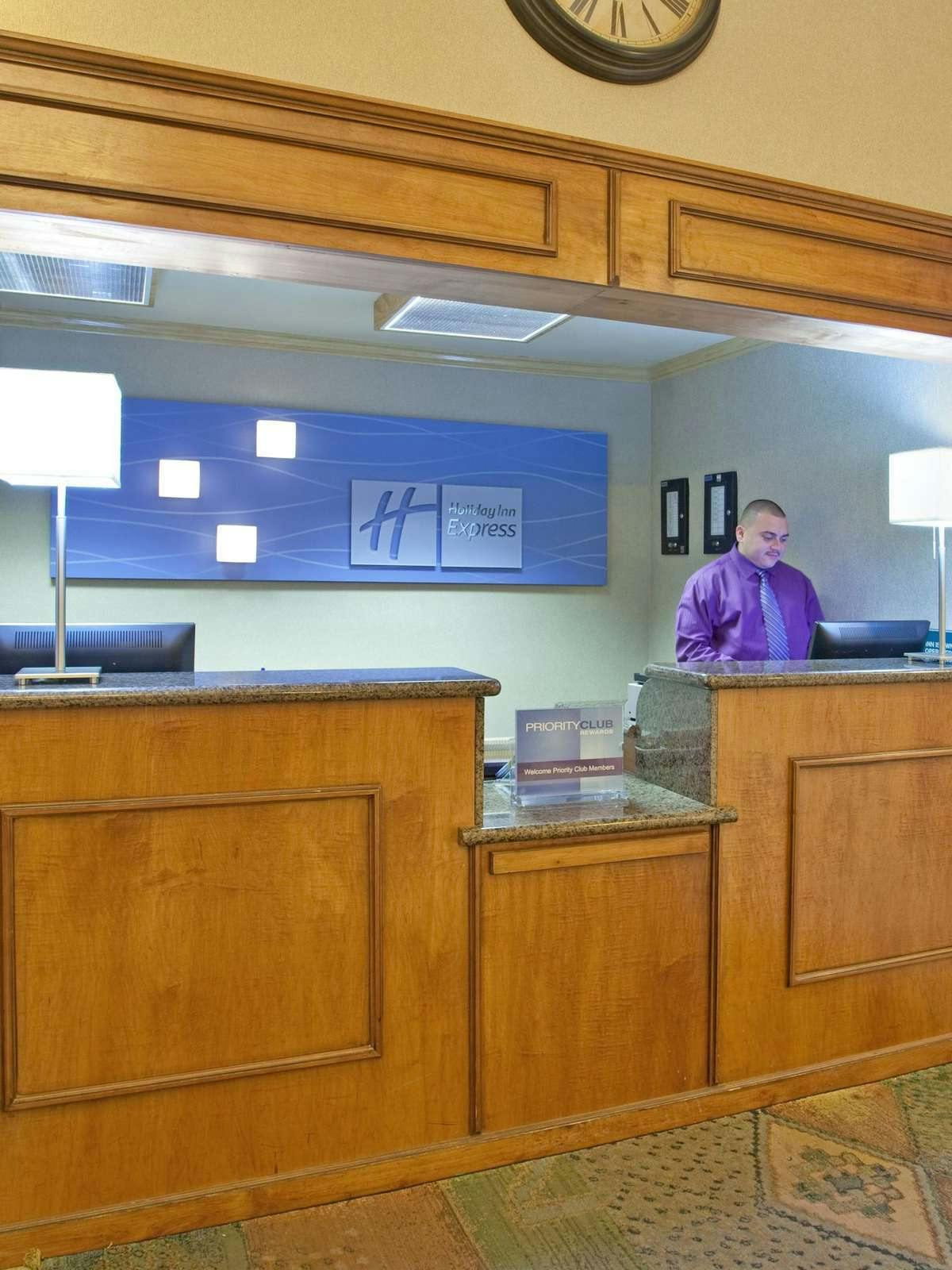 Hotel Holiday Inn Express Tucson Airport photo 4