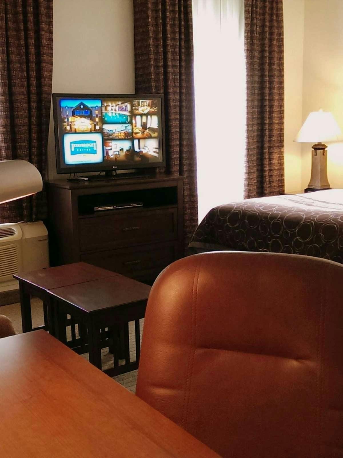 Hotel Staybridge Suites Novi photo 3