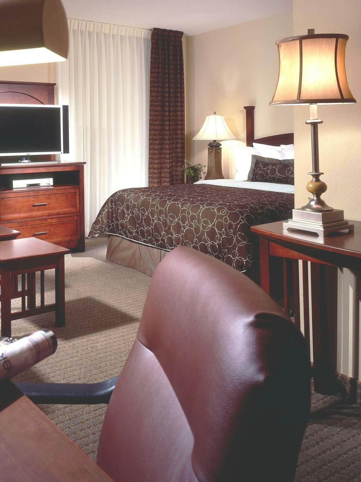 Hotel Staybridge Suites North Brunswick photo 2