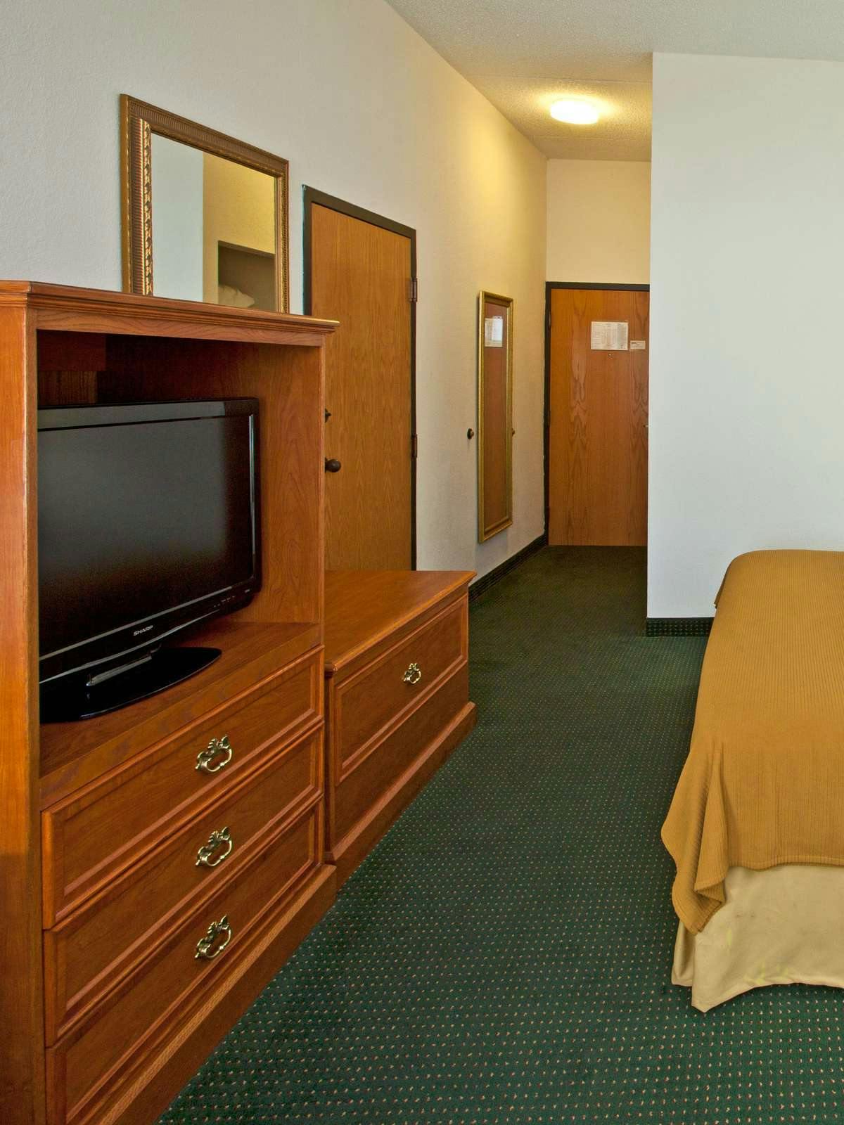 Hotel Holiday Inn Express Vero Beach West photo 2