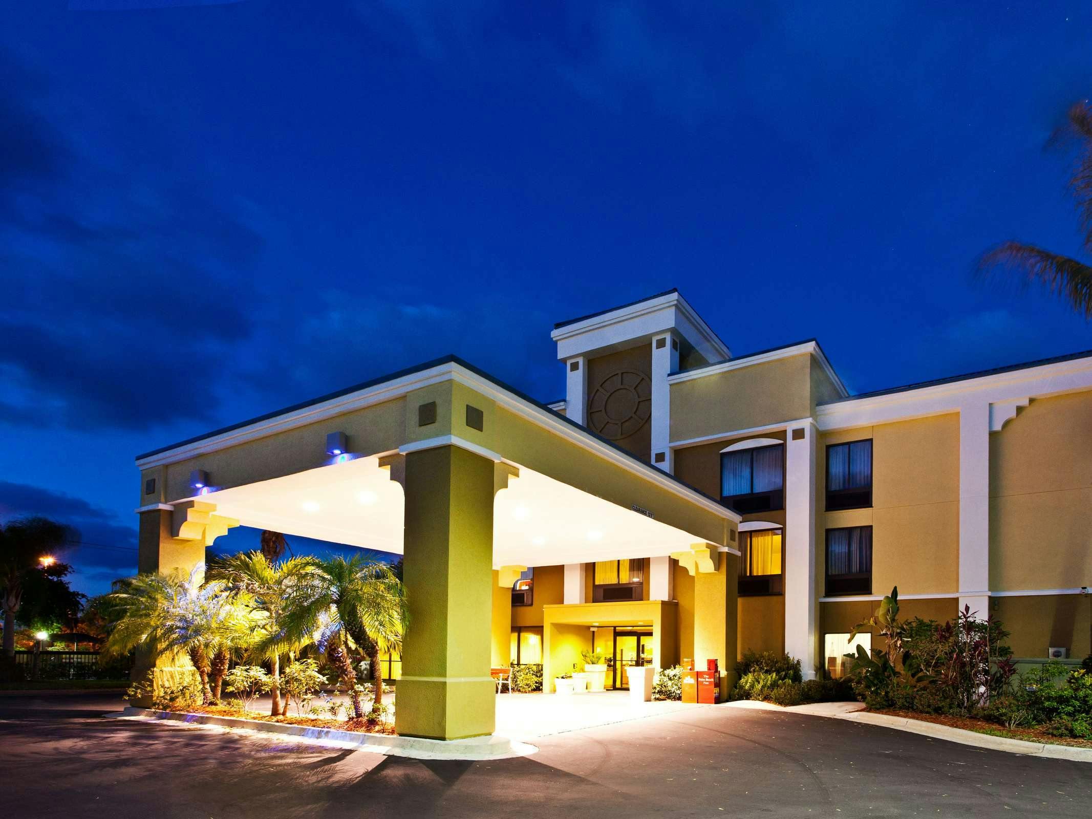 Holiday Inn Express Vero Beach West