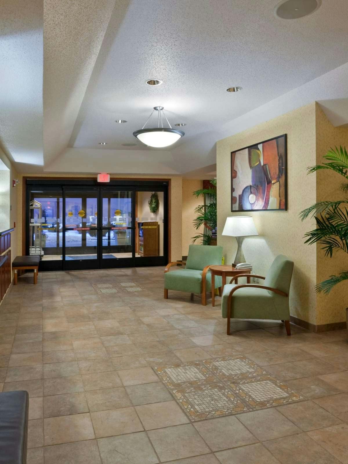 Hotel Holiday Inn Express Village West photo 4