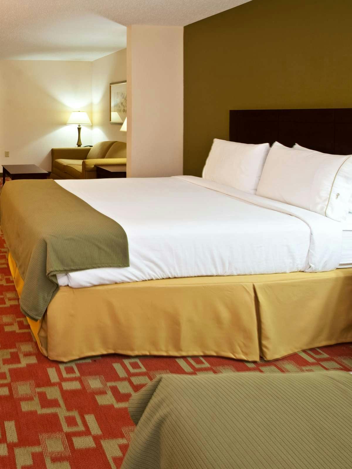Hotel Holiday Inn Express Vincennes photo 1