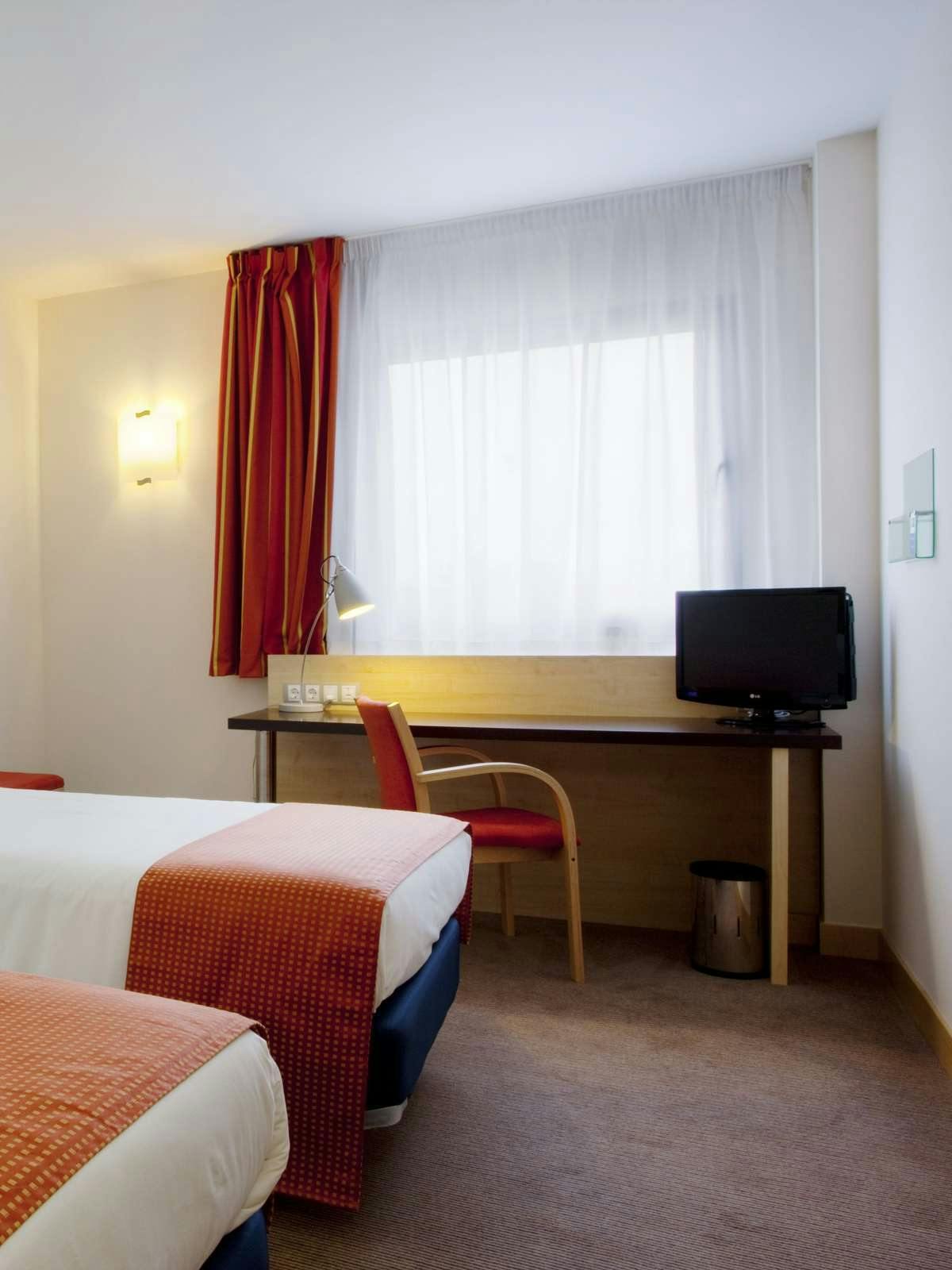 Hotel Holiday Inn Express Vitoria photo 2