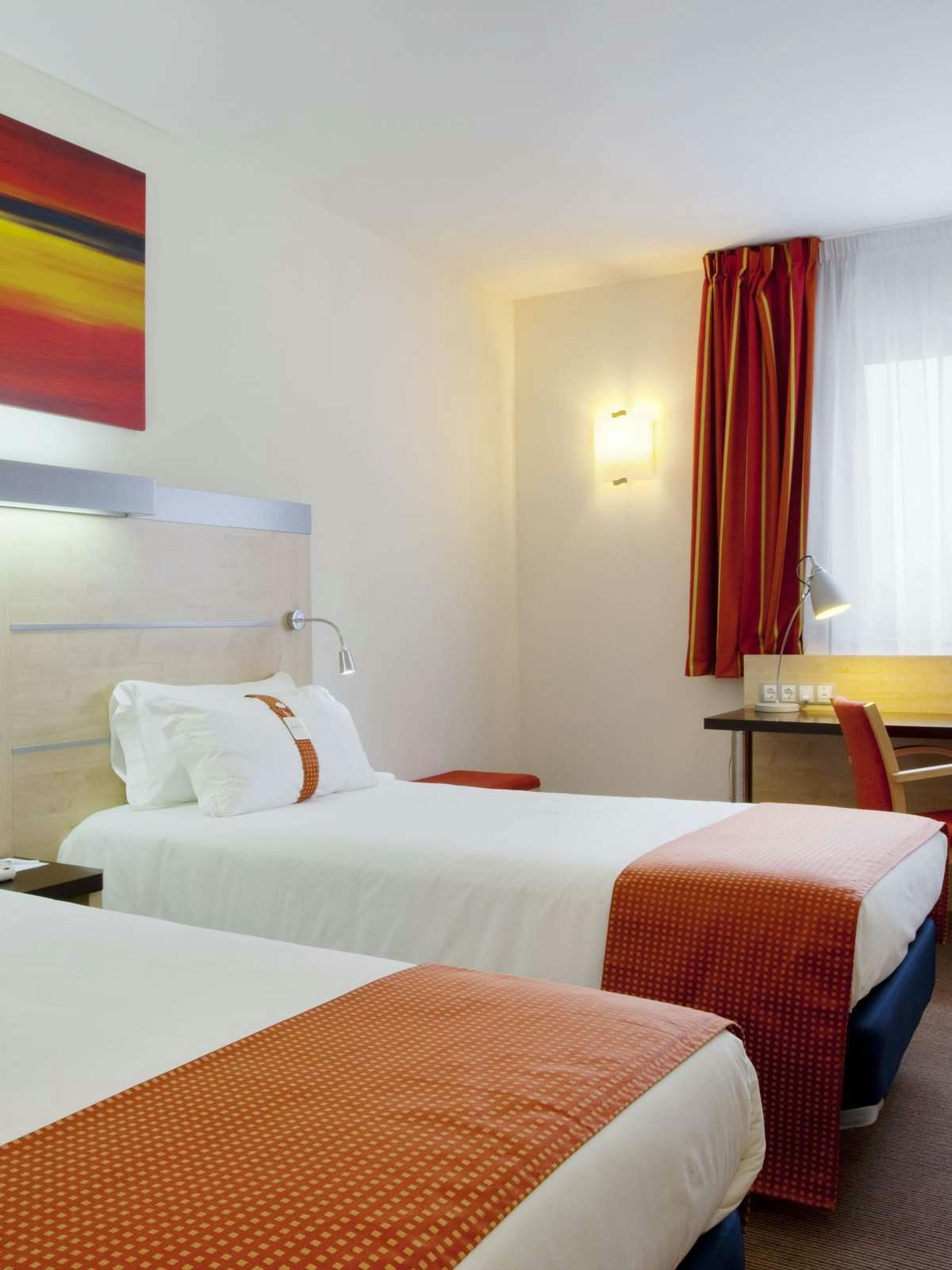 Hotel Holiday Inn Express Vitoria photo 1