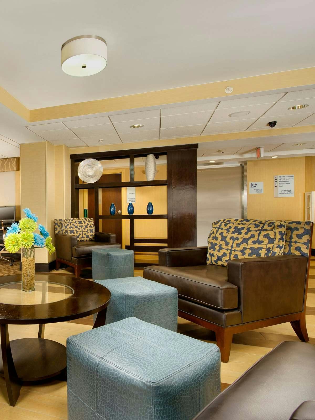 Hotel Holiday Inn Express Waldorf photo 4