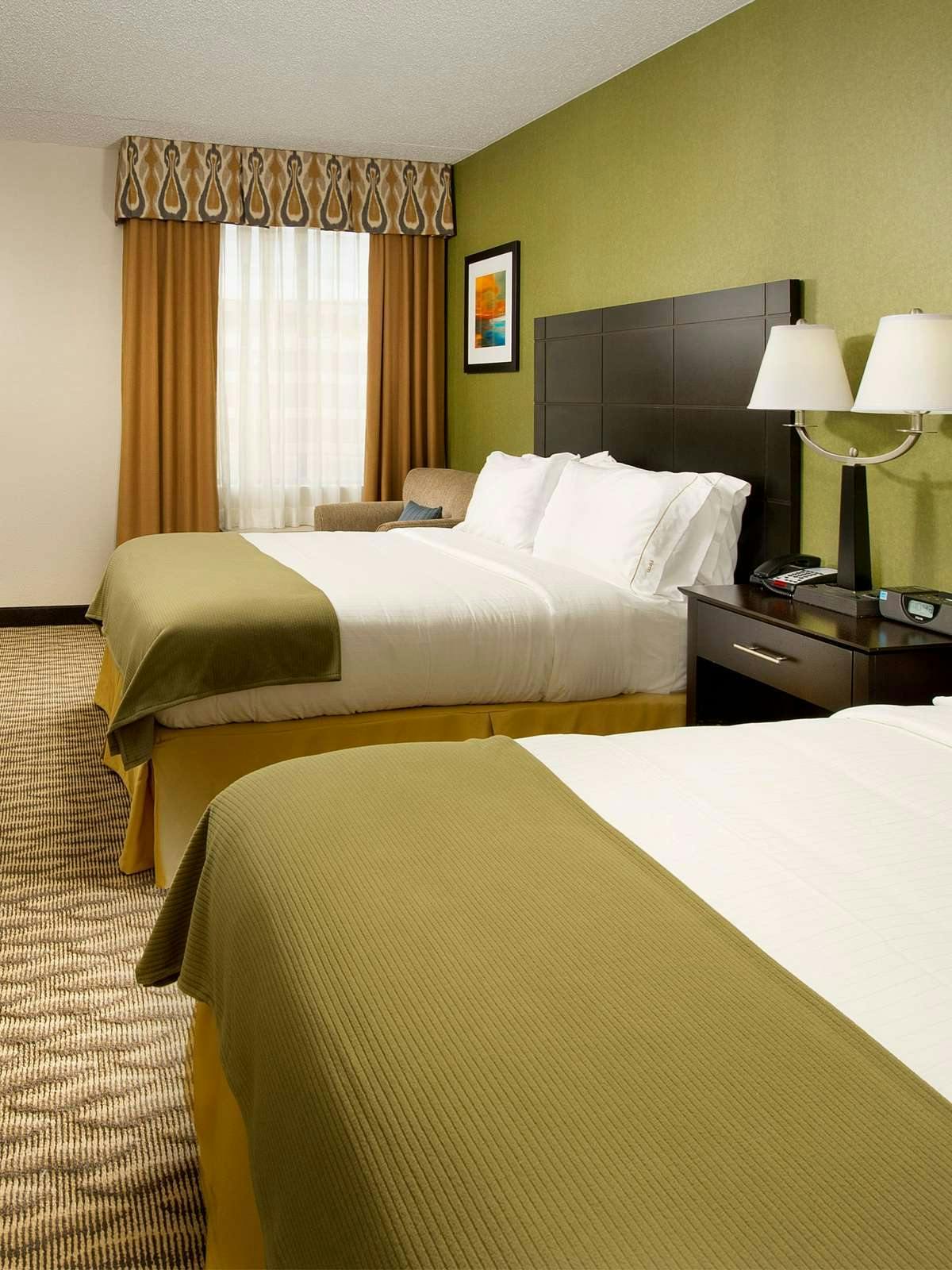 Hotel Holiday Inn Express Waldorf photo 1