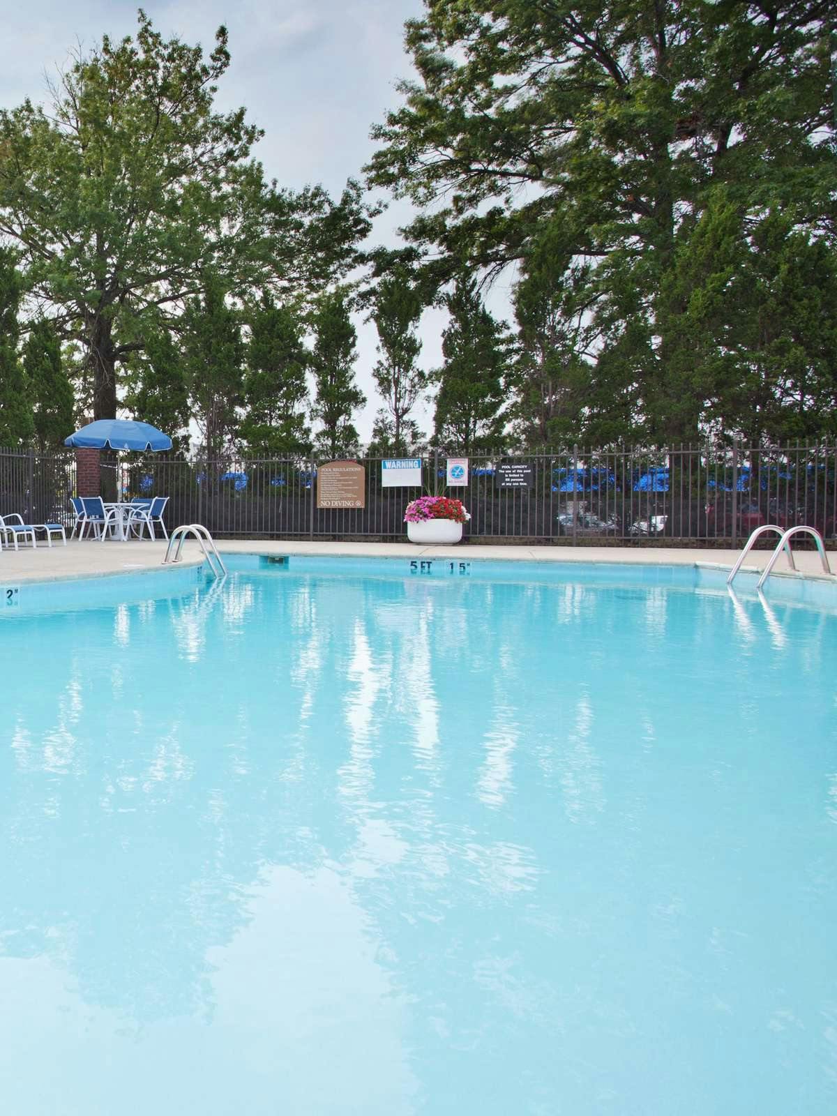 Hotel Holiday Inn Express Warren photo 4