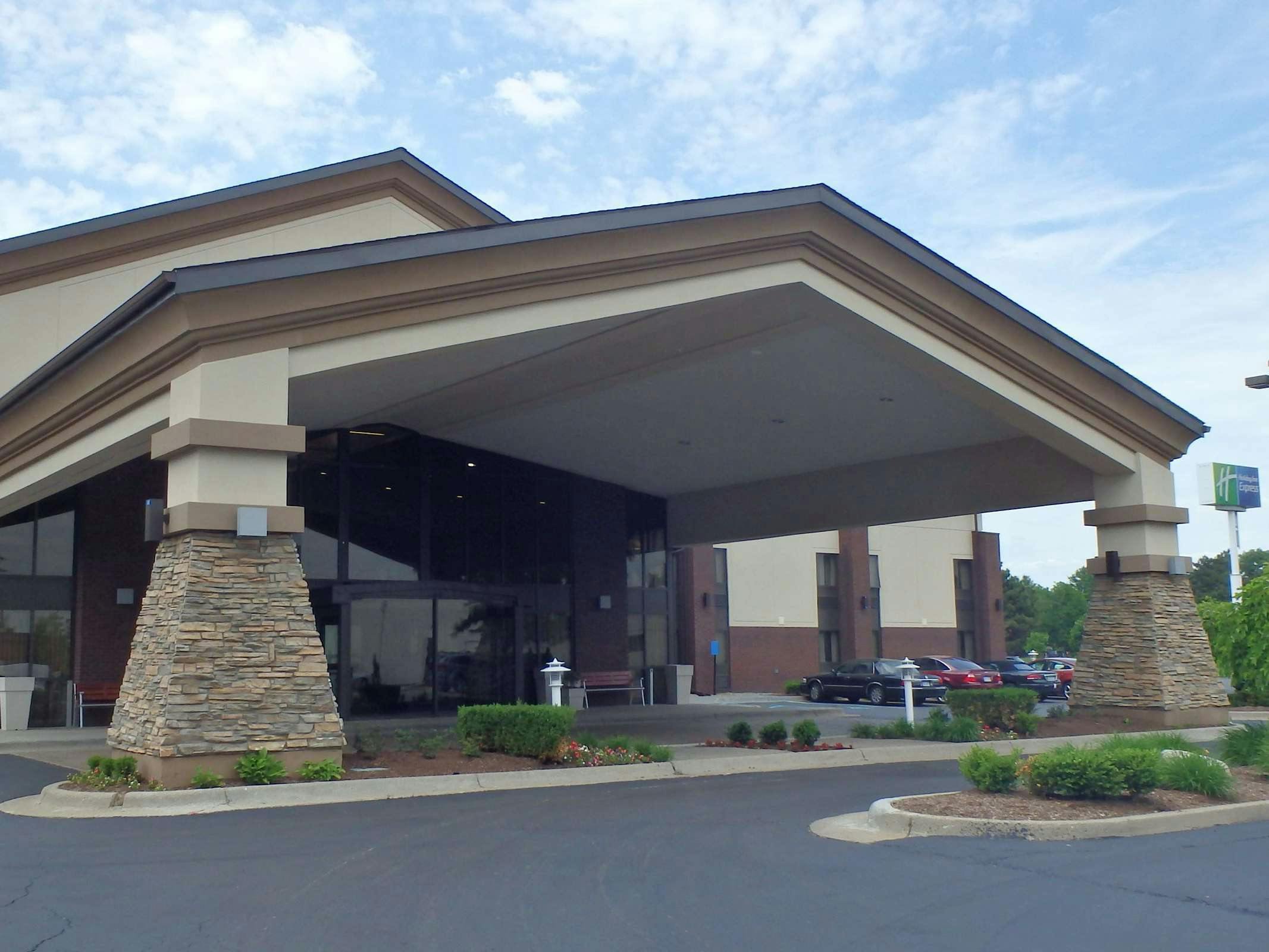 Holiday Inn Express Warren