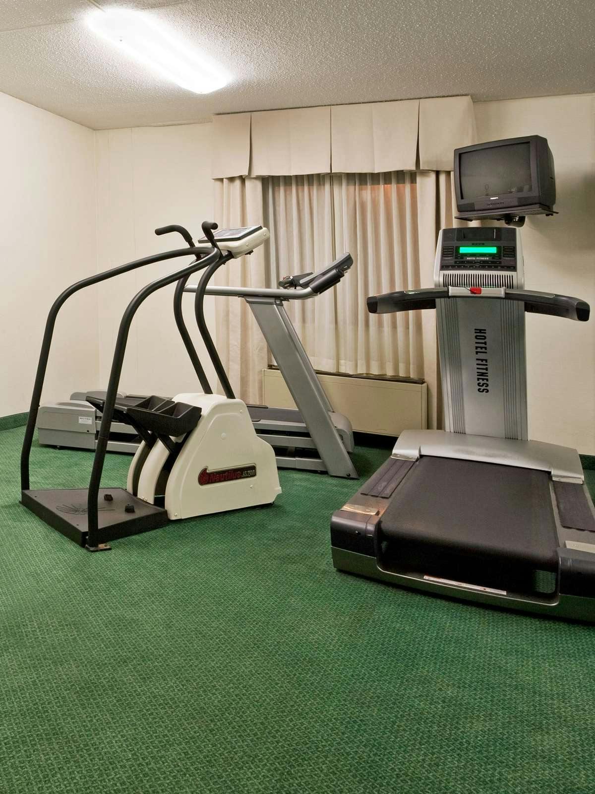 Hotel Holiday Inn Express Warren photo 5