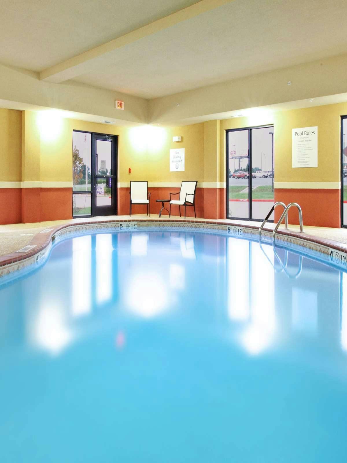 Hotel Holiday Inn Express Van Buren Fort Smith Area photo 4