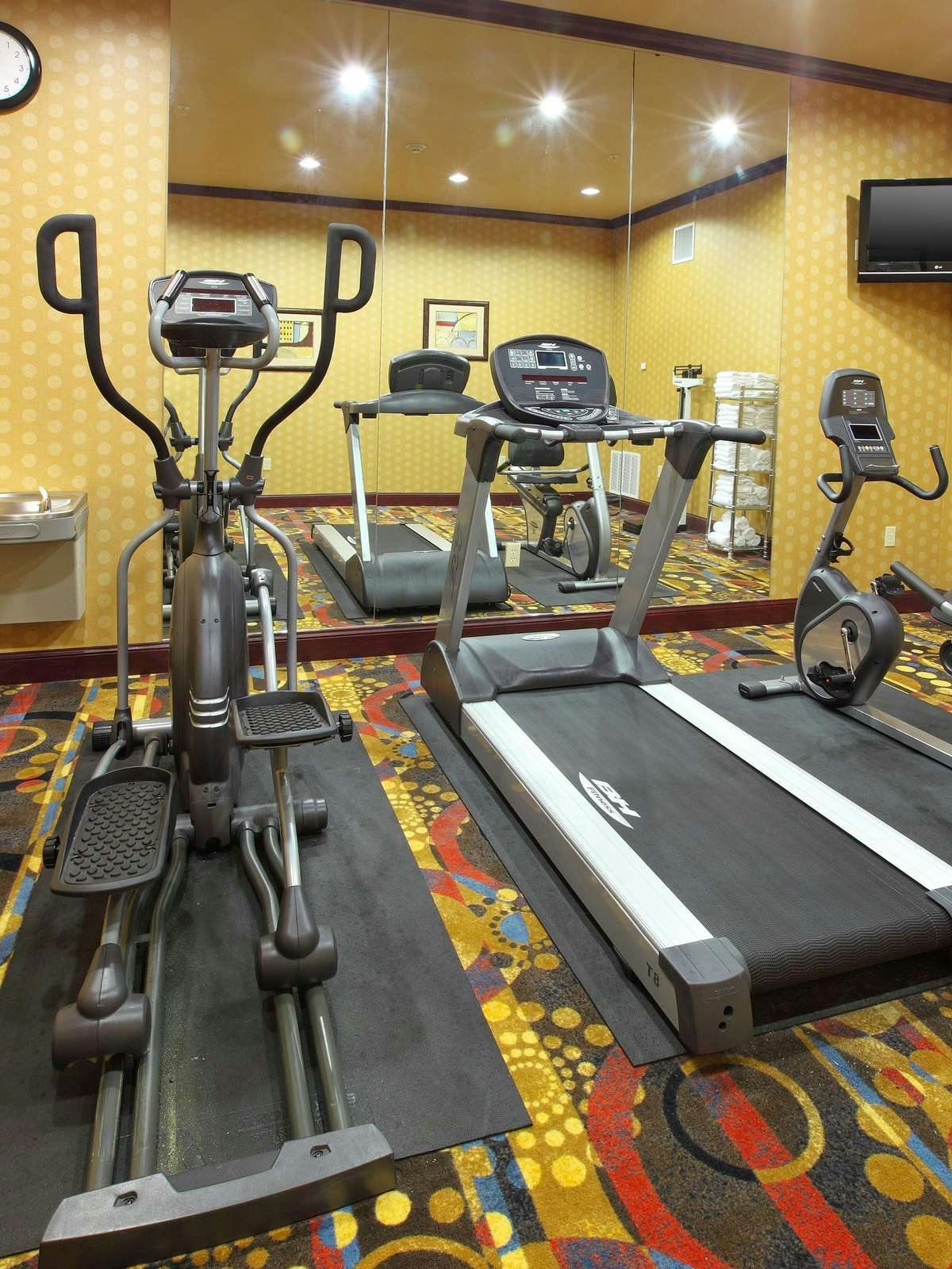 Hotel Holiday Inn Express Van Buren Fort Smith Area photo 5