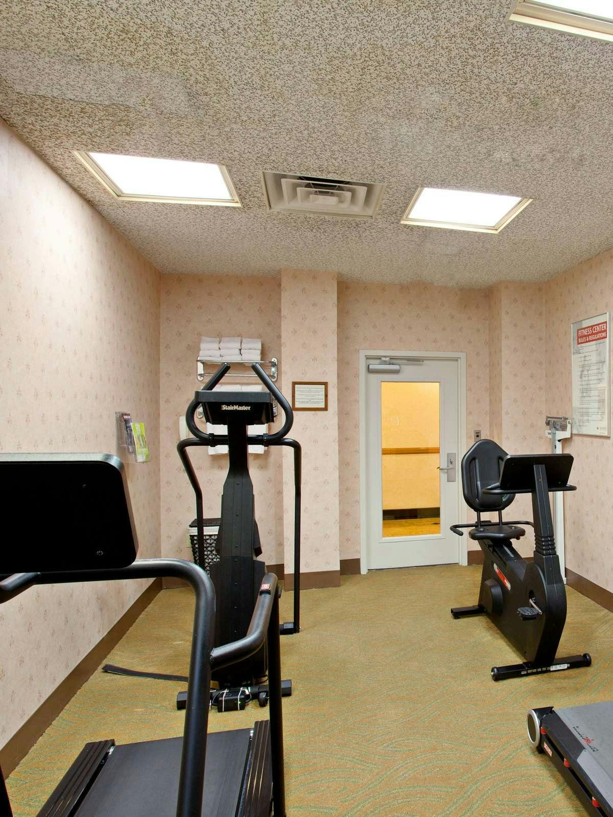 Hotel Holiday Inn Express Van Nuys photo 5