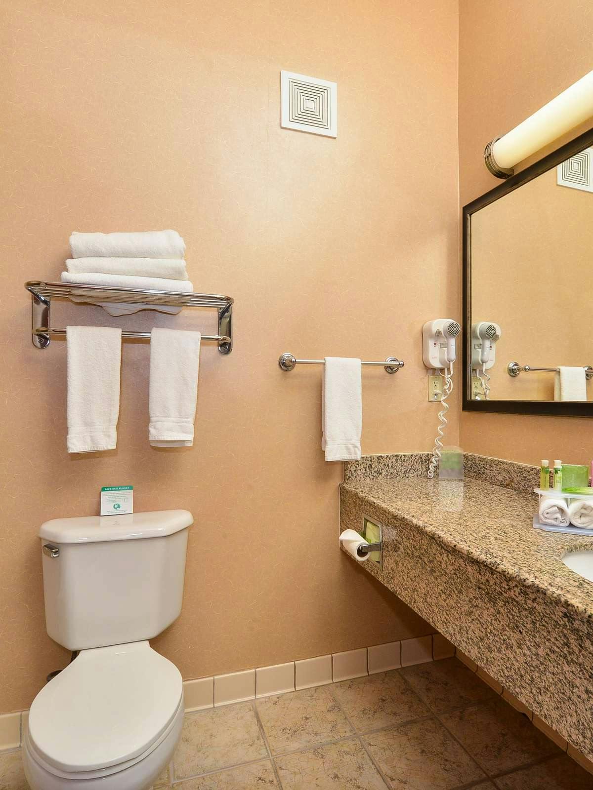 Hotel Holiday Inn Express Vancouver N Salmon Creek photo 3