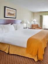 Hotel Holiday Inn Express Warrenton photo 1