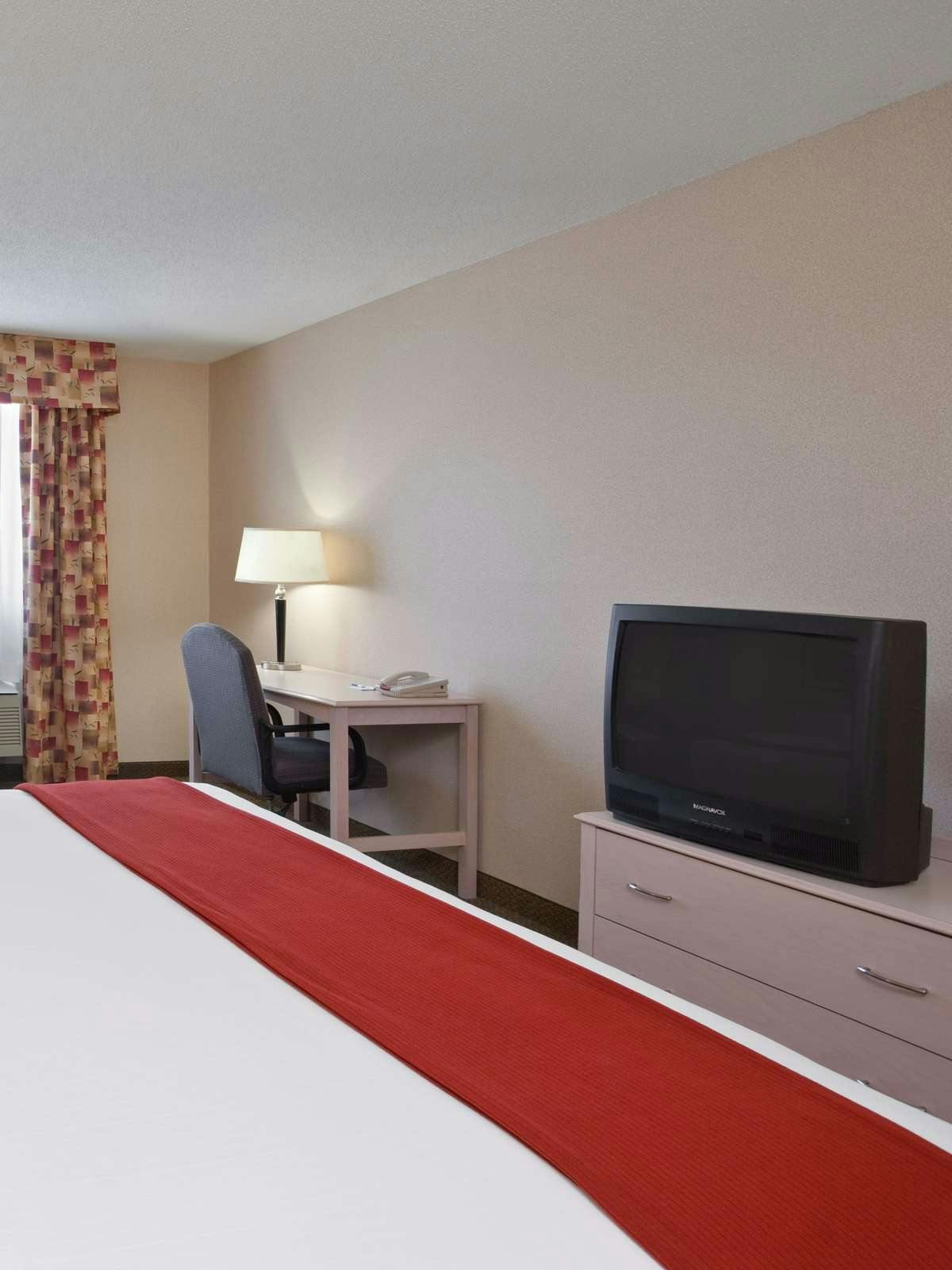 Hotel Holiday Inn Express Vermilion photo 2