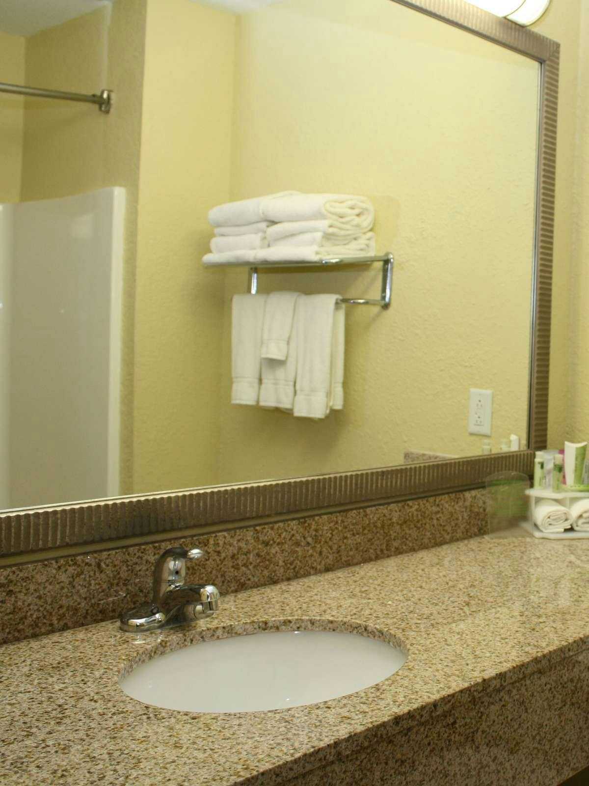Hotel Holiday Inn Express Winfield photo 3