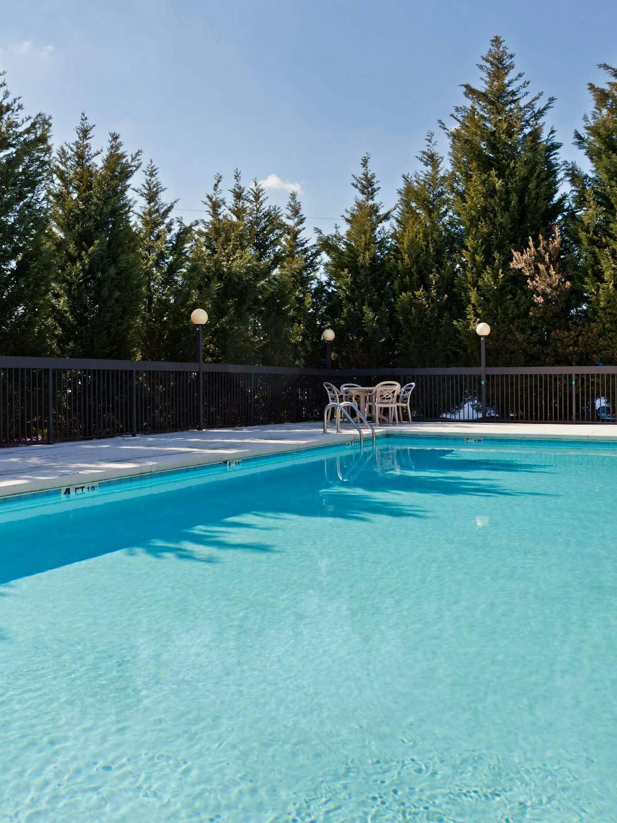 Hotel Holiday Inn Express Winston Salem photo 4