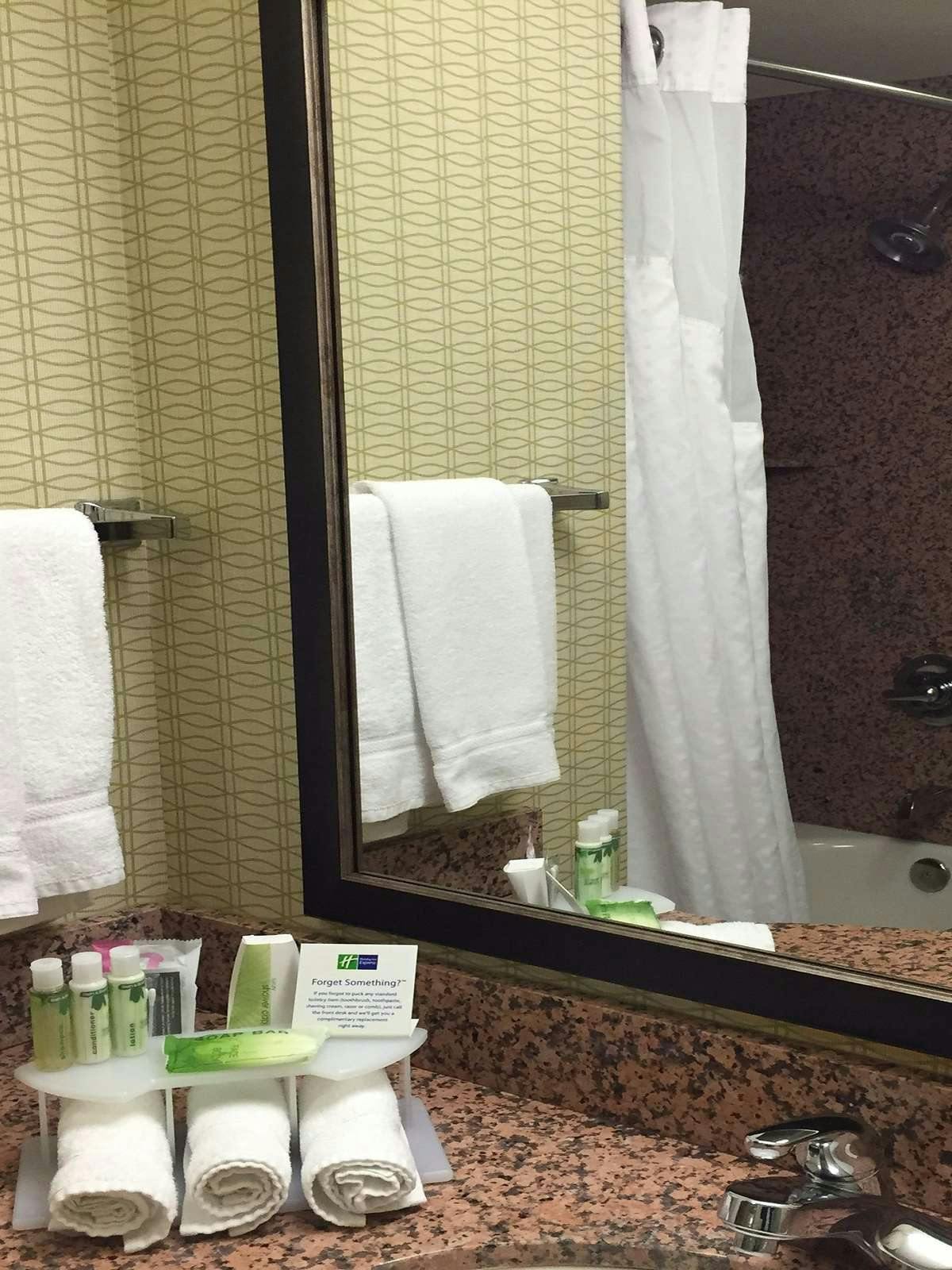 Hotel Holiday Inn Express Woodland photo 3