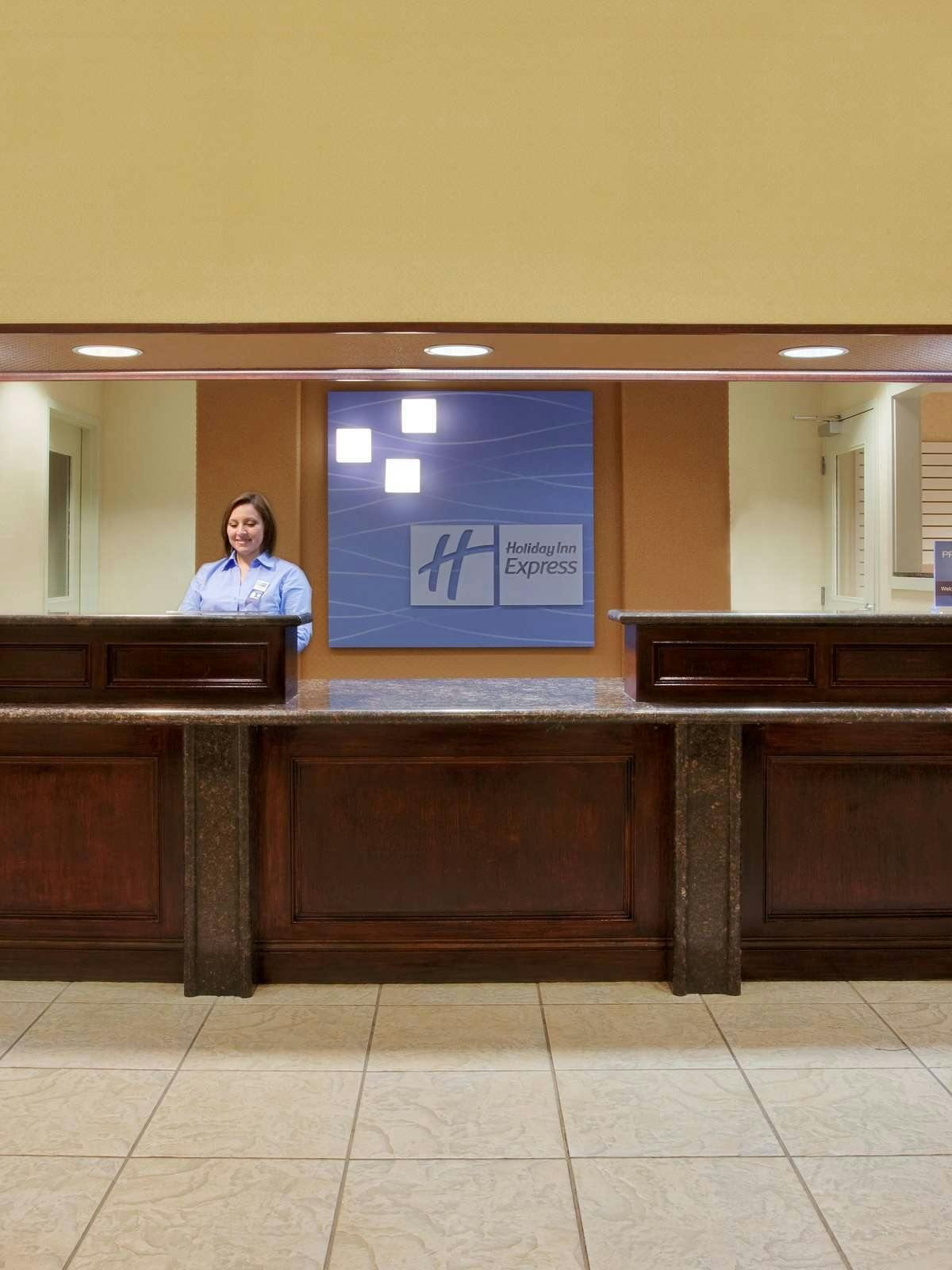 Hotel Holiday Inn Express Woodland photo 4