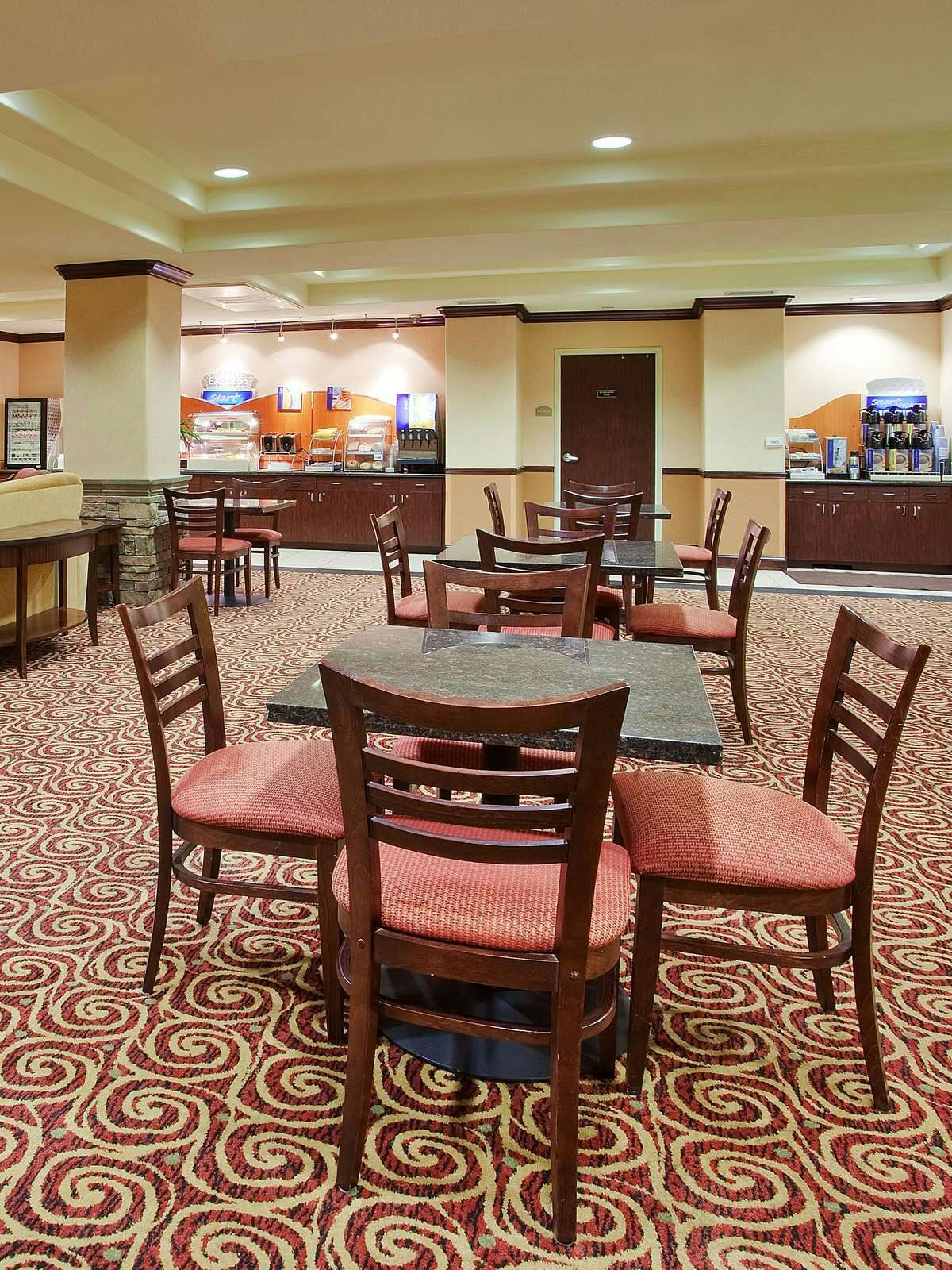 Hotel Holiday Inn Express Woodland photo 5