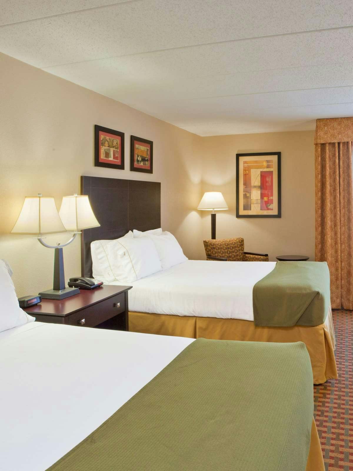 Hotel Holiday Inn Express Woodstock photo 1